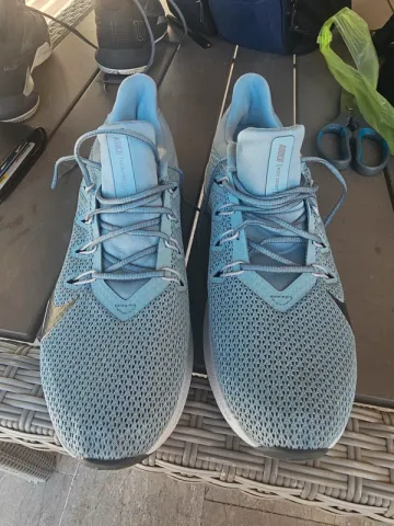 Used Nike Running Shoes bike — image 2 of 13