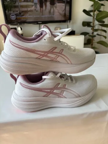 Używany Asics Running Shoes bike — zdjęcie 1 z 8