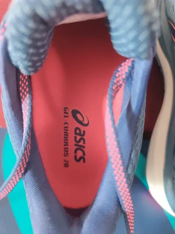 Used Asics Running Shoes bike — image 3 of 10