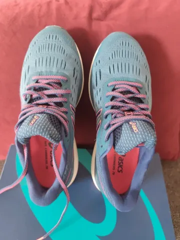Used Asics Running Shoes bike — image 2 of 10