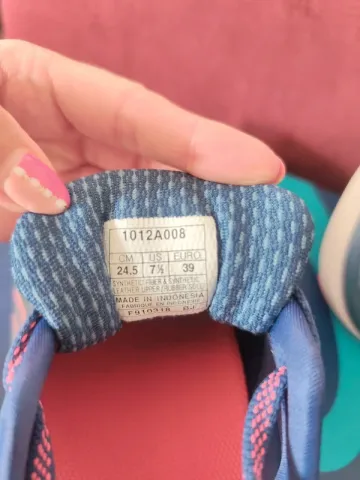 Used Asics Running Shoes bike — image 4 of 10