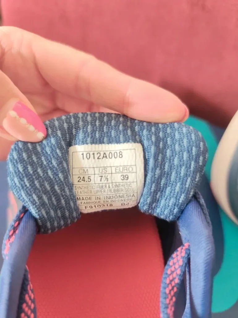 Used Asics Running Shoes bike — image 4 of 10