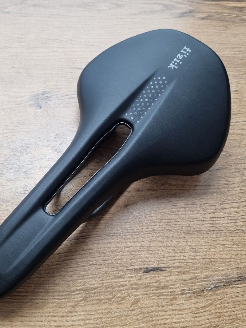 Käytetty Fizik Vento Antares R3 Saddles & Seatposts