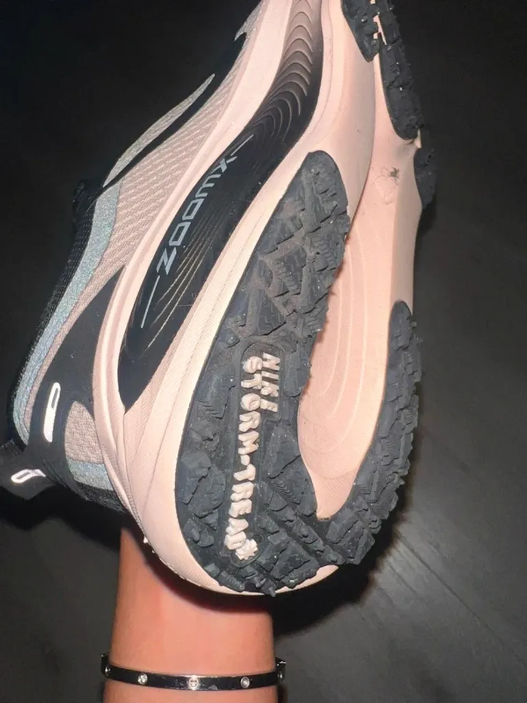 Použité Nike Vomero 18 Gore-Tex bike — obrázek 10 z 11