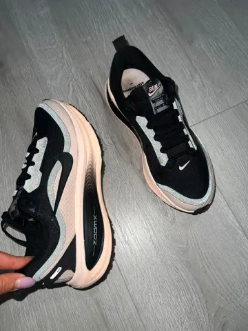 Použité Nike Vomero 18 Gore-Tex bike — obrázek 2 z 11