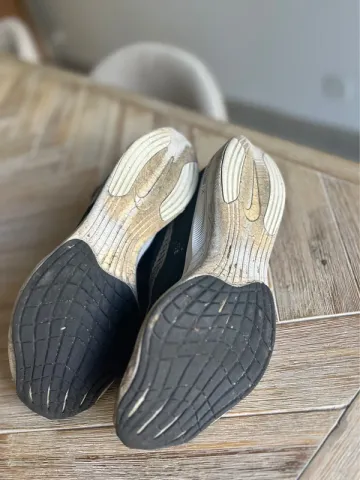 Nike Vaporfly 2 bike usato — immagine 4 di 4