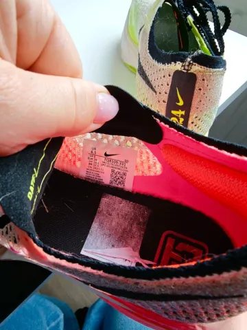 Nike Vaporfly 3 bike usato — immagine 5 di 7