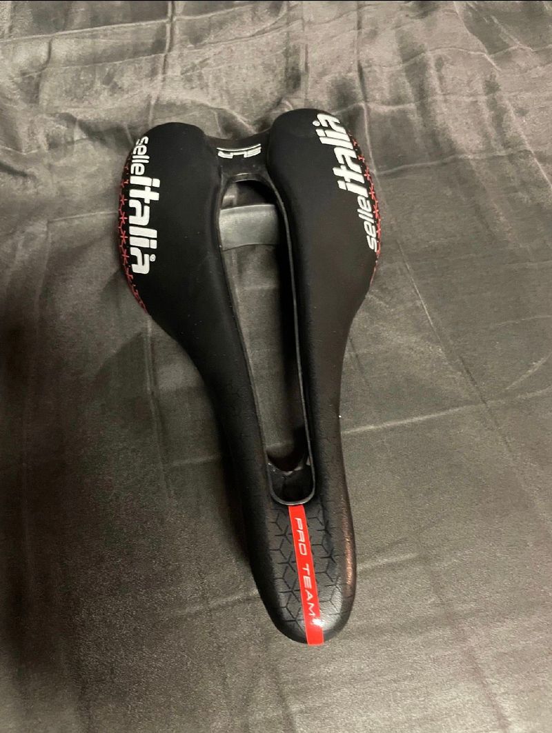 Gebrauchtes Selle Italia SLR Boost PRO TEAM Kit Carbon Superflow 2025 Saddles & Seatposts