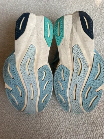 Used New Balance Rebel V4 bike — image 5 of 5
