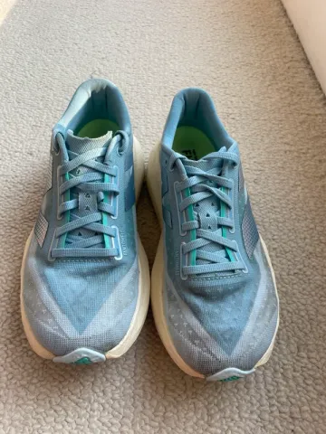 Used New Balance Rebel V4 bike — image 4 of 5