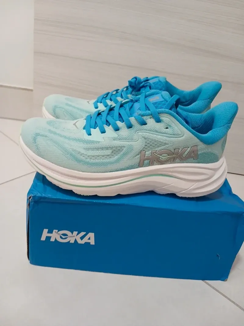 Used Hoka Clifton 10 Running Shoes