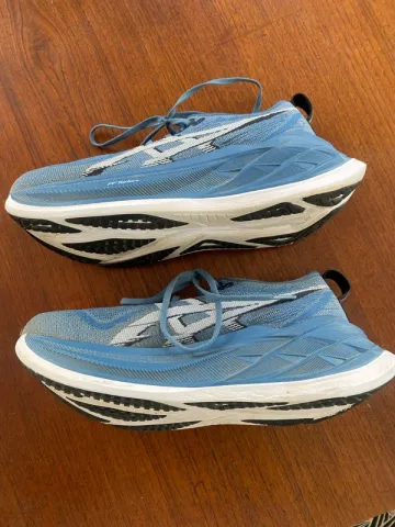 Used Asics Superblast 2 bike — image 3 of 9