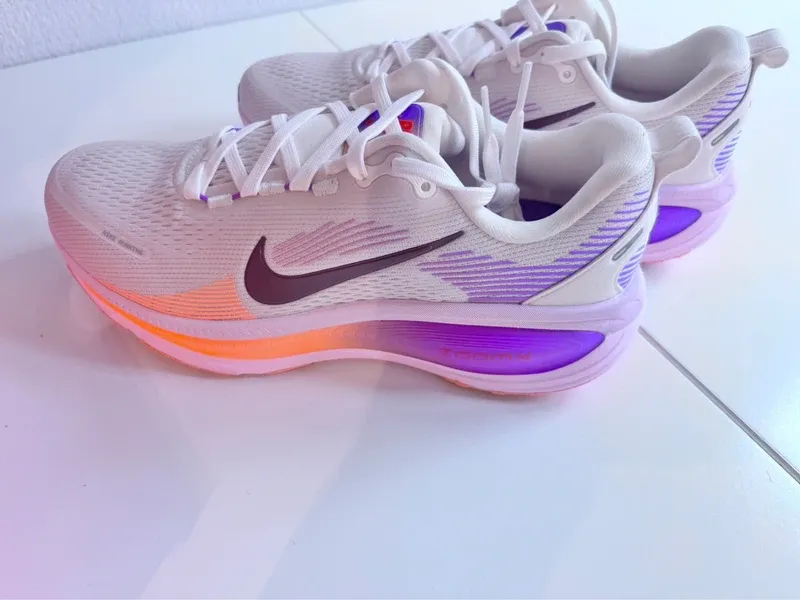 Used Nike Vomero 18 Running Shoes