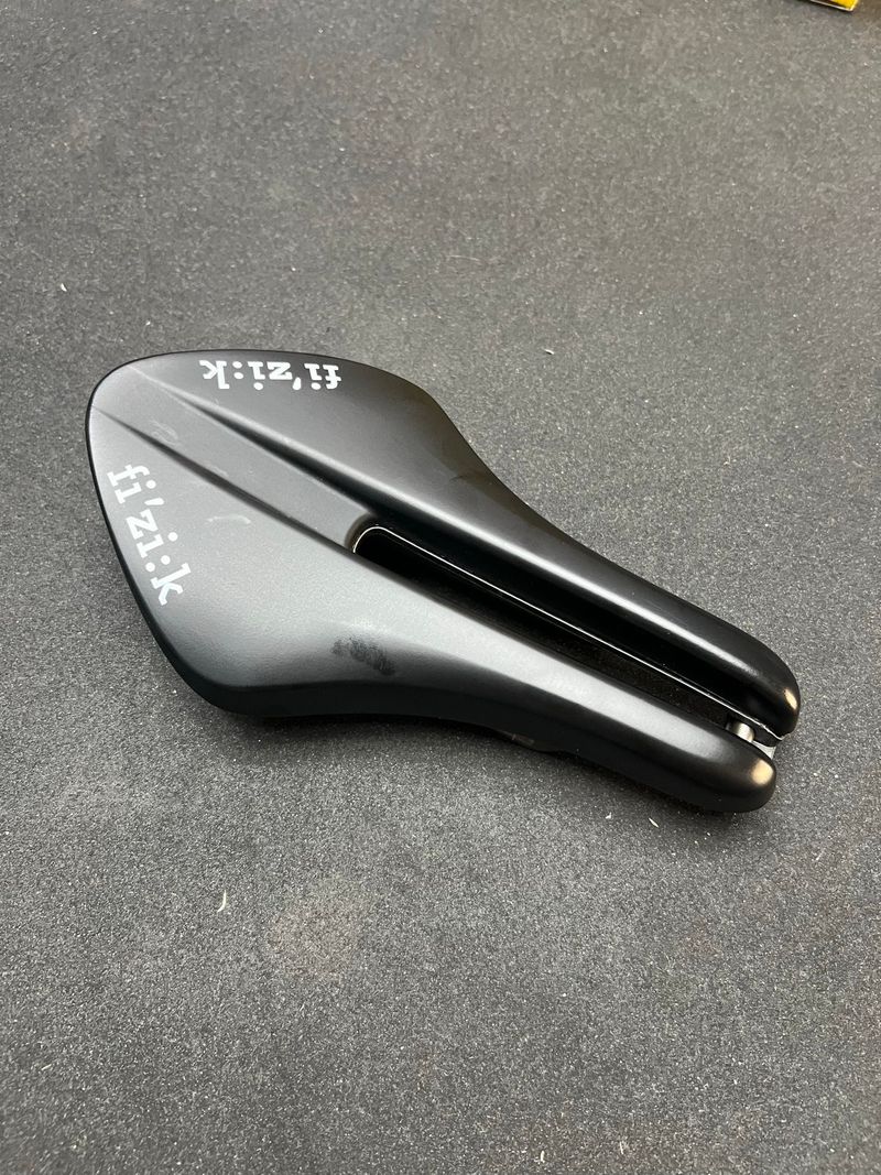 Used Fizik transiro Saddles & Seatposts