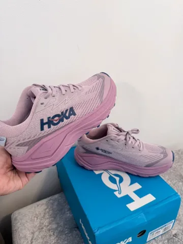 Used Hoka Challenger 8 GTX bike — image 2 of 7