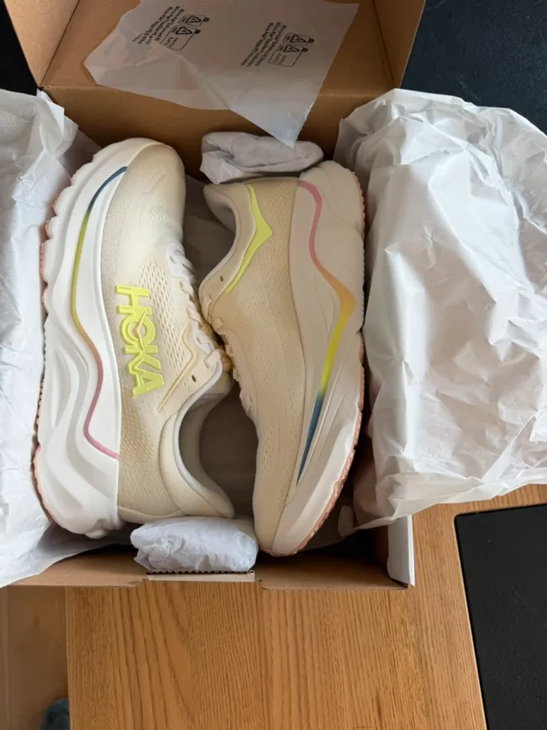 Used Hoka Arahi 9 bike — image 2 of 4