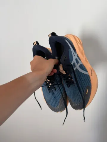 Brugt Asics Novablast 5 bike — billede 2 af 4