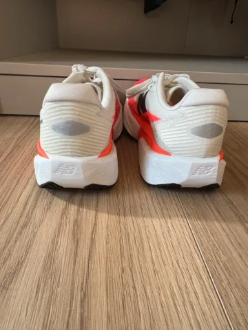 Gebrauchtes New Balance Fuelcell Rebel v5 bike — Bild 6 von 7