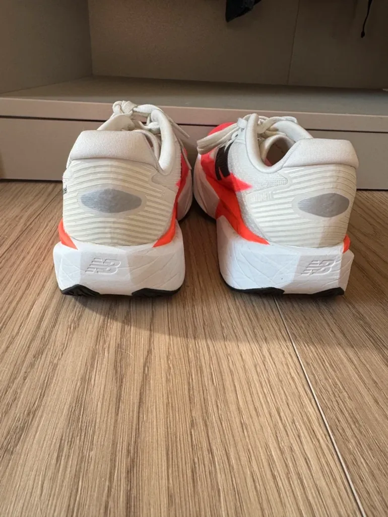 Gebrauchtes New Balance Fuelcell Rebel v5 bike — Bild 6 von 7