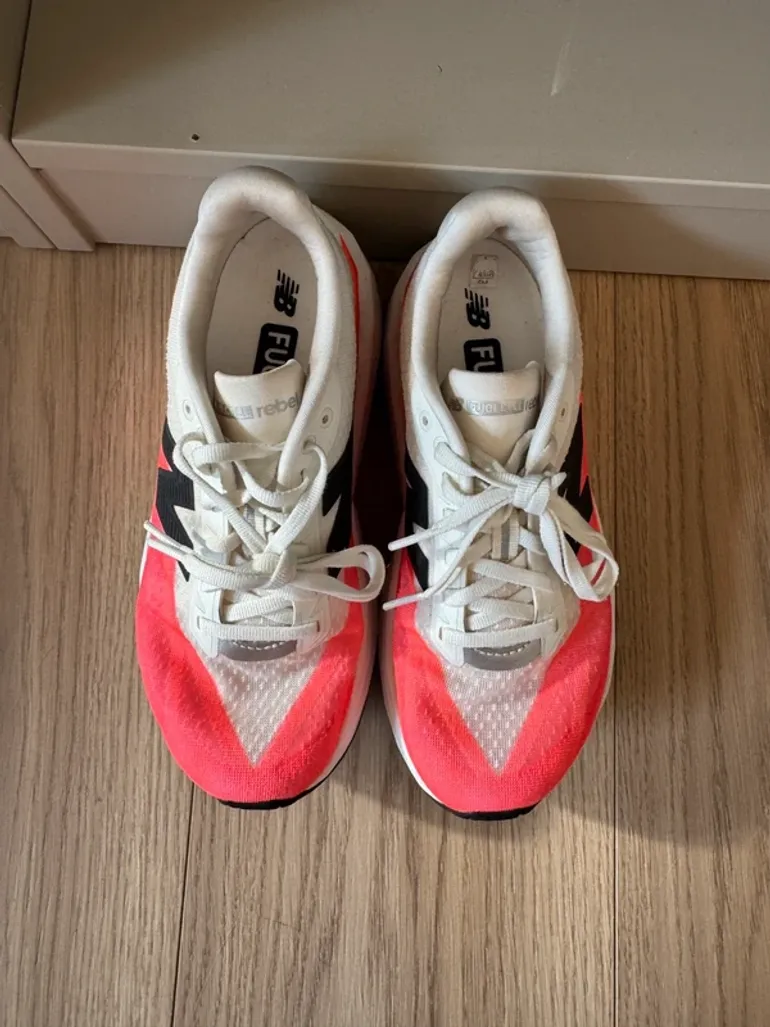 Gebrauchtes New Balance Fuelcell Rebel v5 bike — Bild 2 von 7