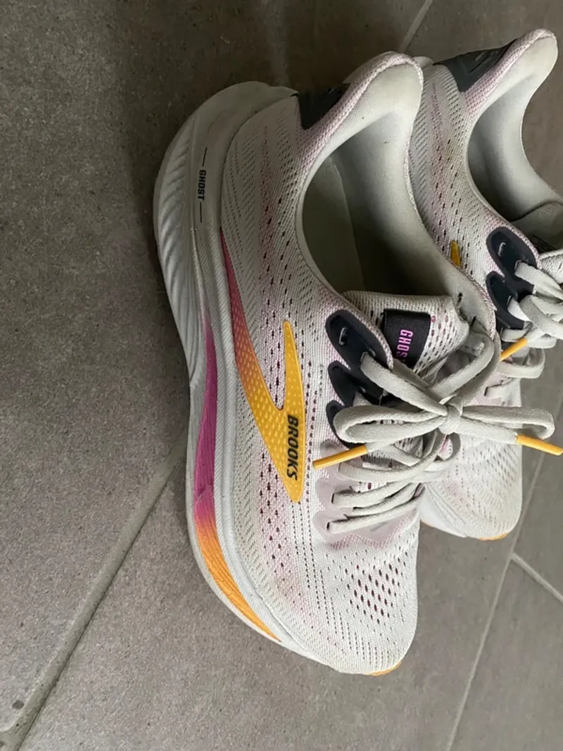 Used Brooks Ghost 17 Running Shoes