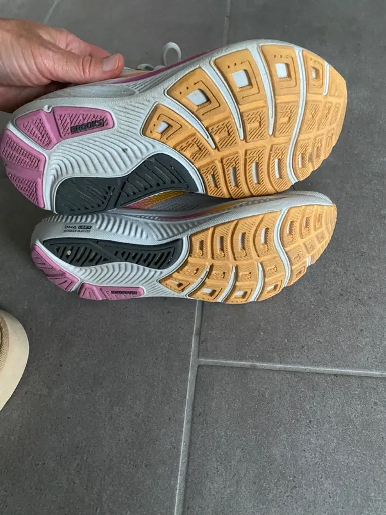 Used Brooks Ghost 17 bike — image 2 of 5