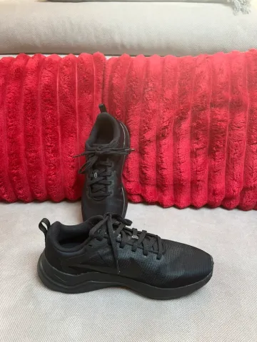 Brugt Nike Downshifter 12 bike — billede 1 af 10