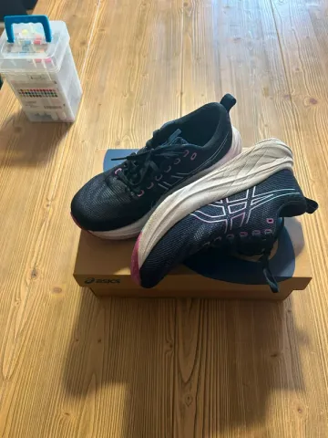 Brugt Asics Running Shoes bike — billede 5 af 6