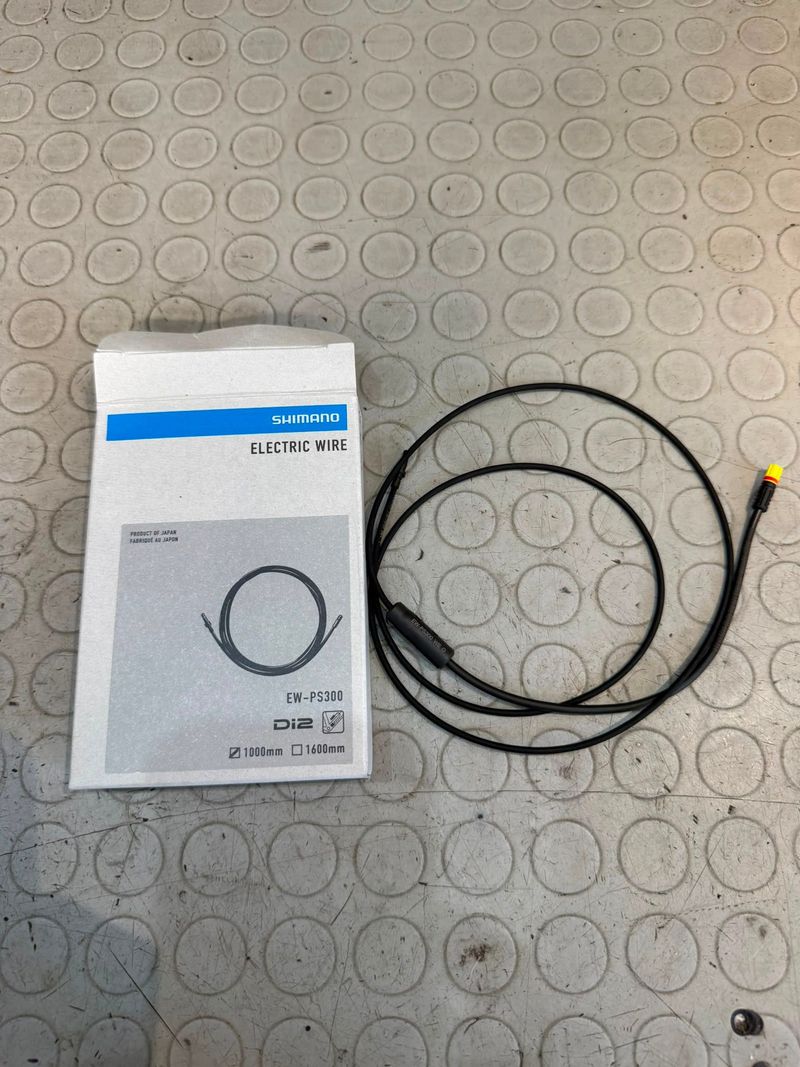 Used Shimano ELECTRIC WIRE Di2. EW-PS300. 1000mm. Cycling Accessories