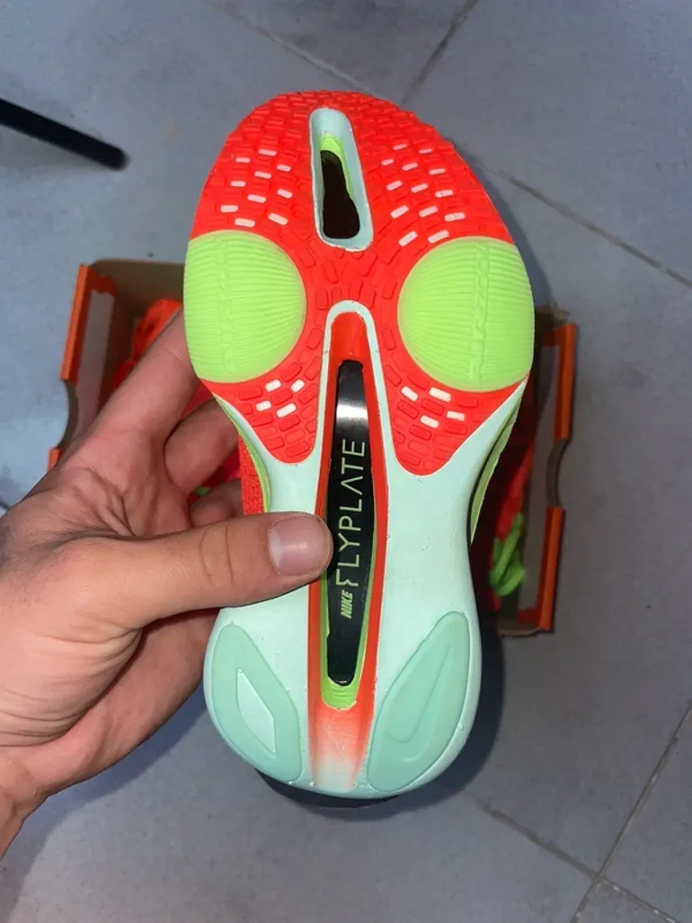Used Nike ZoomX Alphafly Next% 3 bike — image 6 of 8