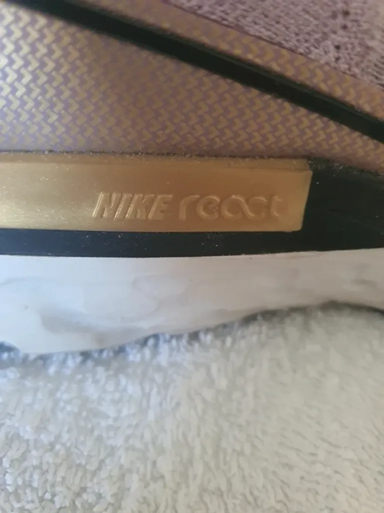 Used Nike React Infinity Run Flyknit bike — image 6 of 12