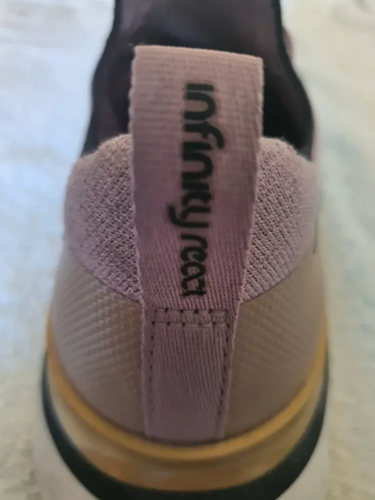 Used Nike React Infinity Run Flyknit bike — image 5 of 12