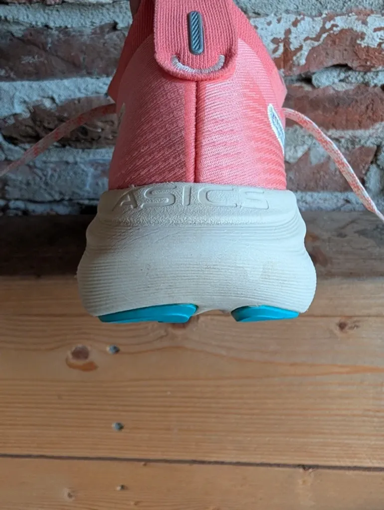 Used Asics Gel Nimbus 27 TR bike — image 5 of 6