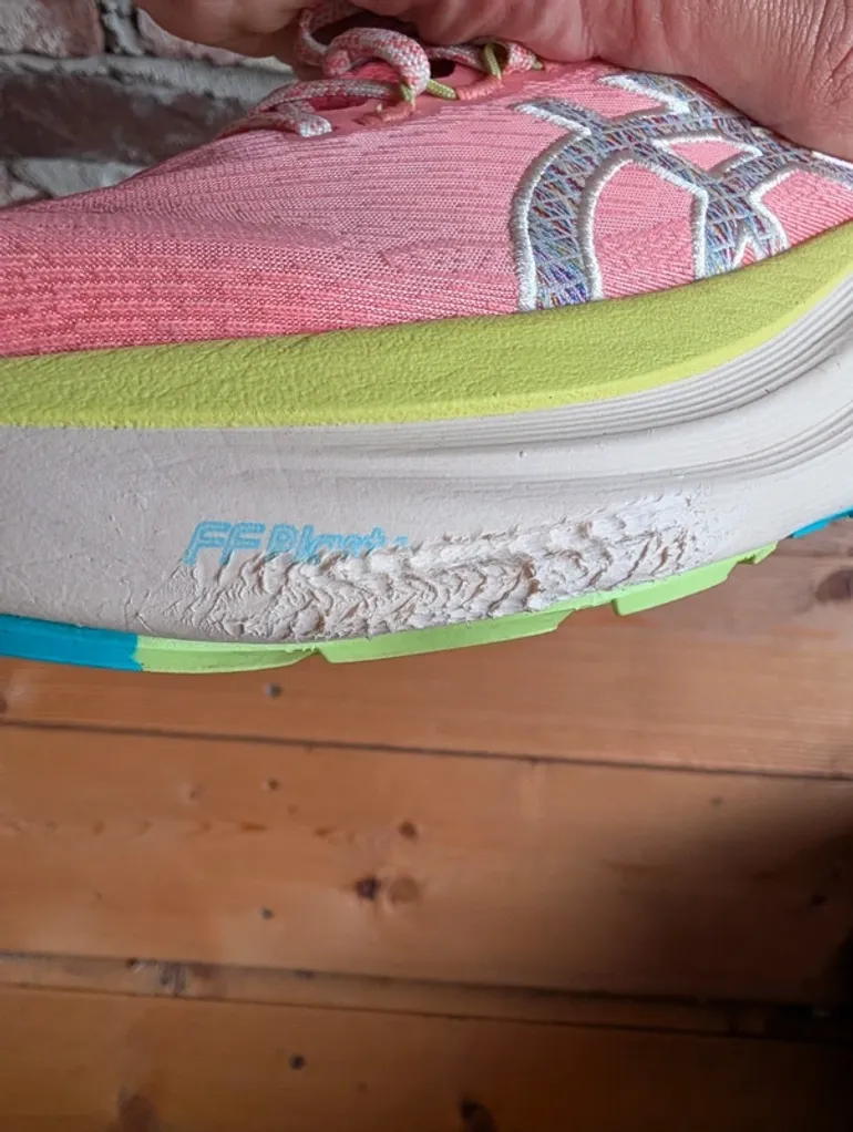 Used Asics Gel Nimbus 27 TR bike — image 6 of 6