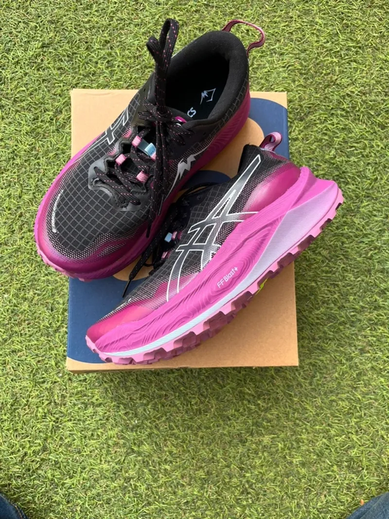 Used Asics Trabuco Max 3 Running Shoes