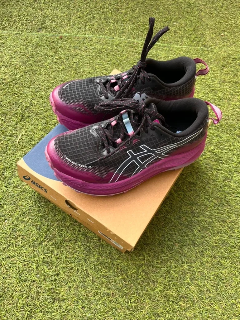 Used Asics Trabuco Max 3 bike — image 4 of 5