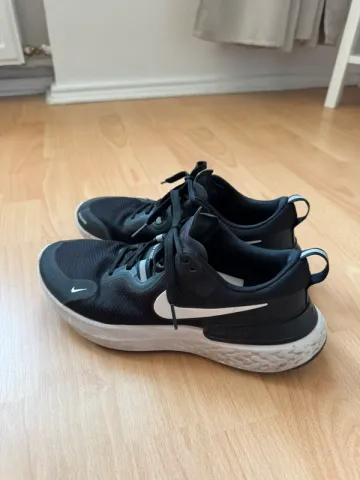 Gebrauchtes Nike React Miler bike — Bild 1 von 13