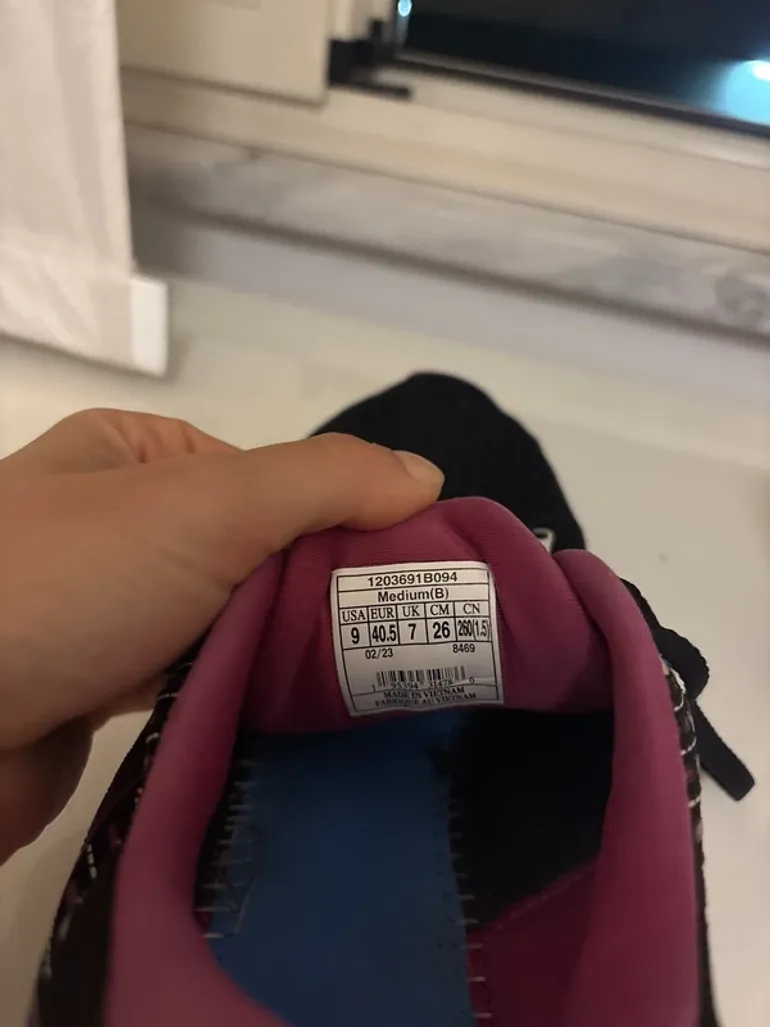 Used Scarpa Brooks Running Shoes bike — image 5 of 7