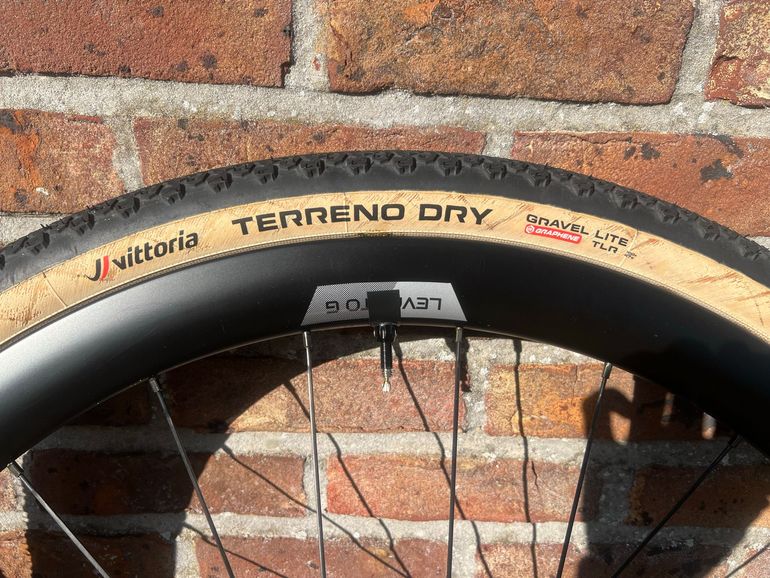 FORZA Levanto G Carbon Wheels 2024 bike usato — immagine 2 di 4