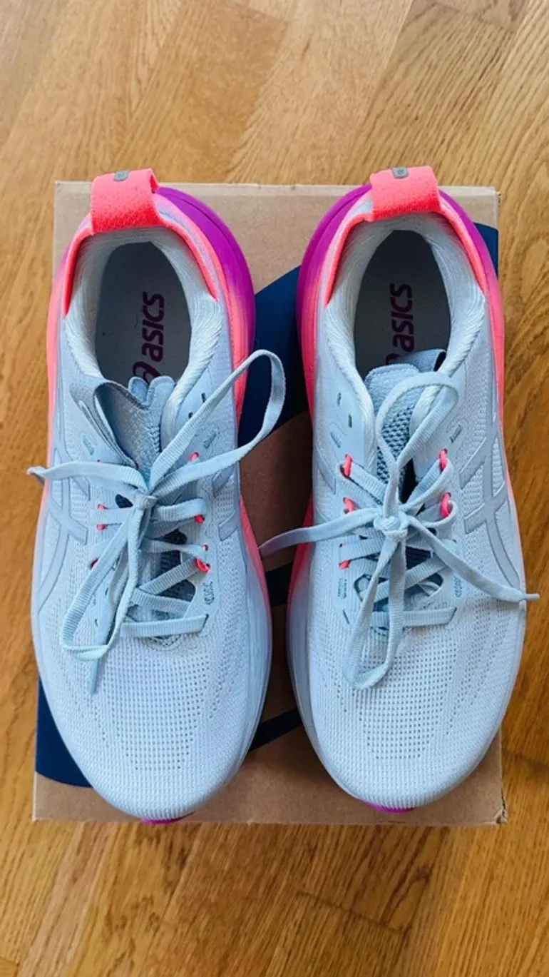 Tweedehands Asics Gel Nimbus 28 bike — afbeelding 5 van 5