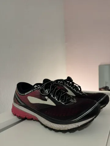 Used Brooks Laufschuhe Schwarz Pink bike — image 2 of 3
