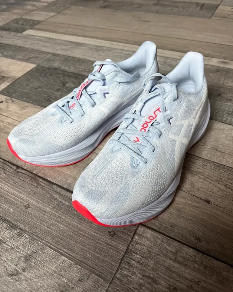 Used Asics Running Shoes bike — image 4 of 7