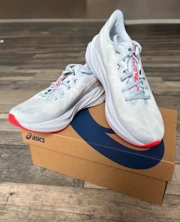 Used Asics Running Shoes bike — image 3 of 7