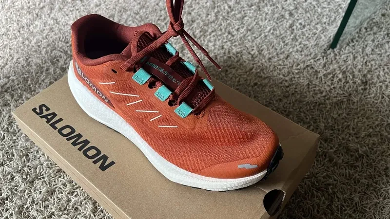 Used Salomon Aero Blaze 3 Grvl W Running Shoes