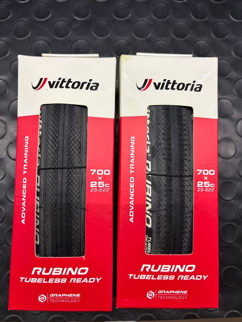 Vittoria Rubino Tubeless Ready Tyres & Tubes d'occasion