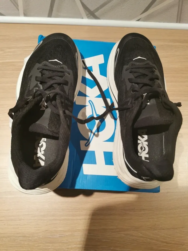Käytetty Hoka Clifton 10 Running Shoes