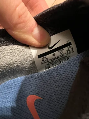 Used Nike Epic React Flyknit bike — image 3 of 4