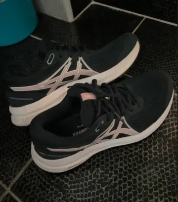 Tweedehands Asics Gel bike — afbeelding 1 van 4