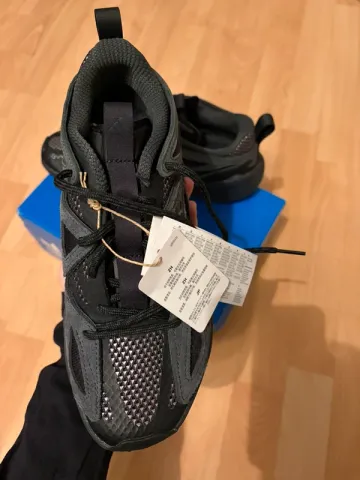 Used Adidas trial shoes bike — image 2 of 6