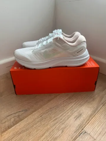 Tweedehands Nike Air Zoom Structure 24 bike — afbeelding 2 van 9